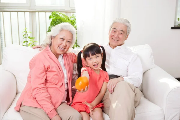 Senior Couple Granddaughter — Stock Photo, Image