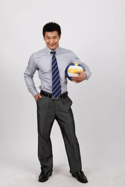 Homme Affaires Jouant Volleyball — Photo