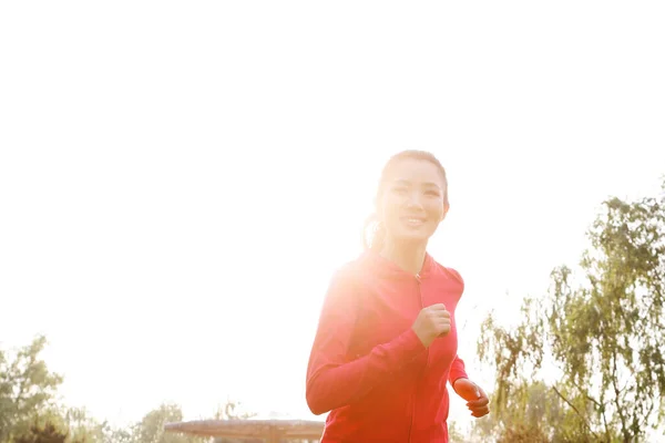 Mujer Joven Corriendo Aire Libre — Foto de Stock