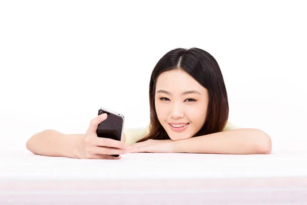 Young Woman Using Mobile Phone — Stock Photo, Image