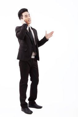 İş adamı cep telefonu kullanıyor