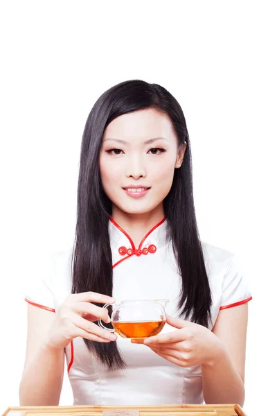 Bär Cheongsam Orientalisk Ung Kvinna Beredningen — Stockfoto