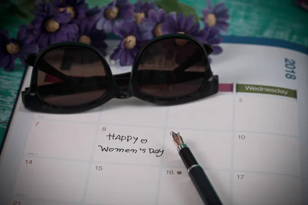 Uwaga Dzień Szczęśliwy Kobiet Książki Kalendarz — Zdjęcie stockowe