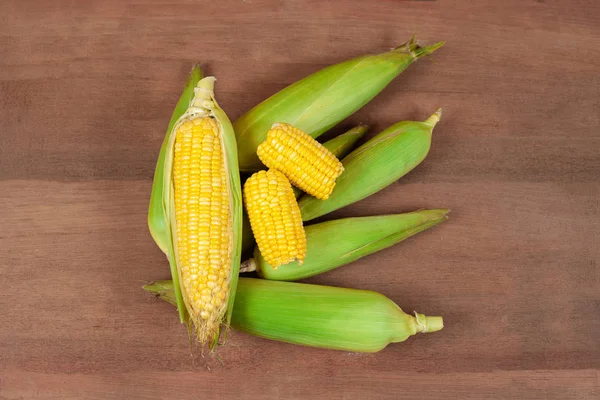 Organic Fresh Corncobs Corn Ears Wood Food Health — Stock Photo, Image