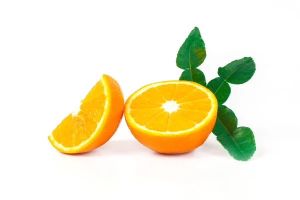 Isoleren Van Oranje Vruchten Witte Achtergrond — Stockfoto