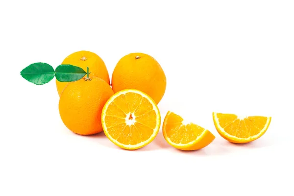 Isoleren Van Oranje Vruchten Witte Achtergrond — Stockfoto