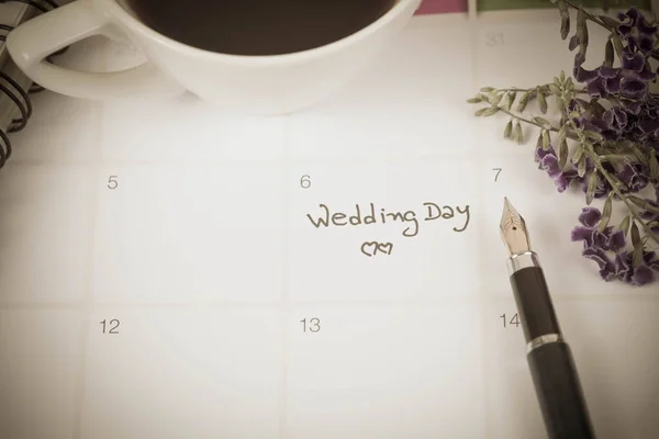 Reminder Wedding day in calendar planning and fountain