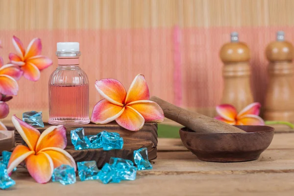 Aroma terapisi petrol şişe, kavram bitkisel spa