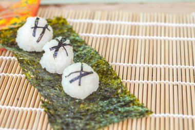 Orta bal üzerinde ev yapımı .konsantre tarafından top gıda tasarım pirinç