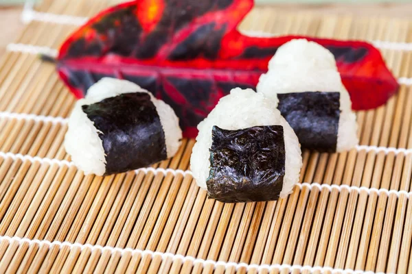 pirinç topu gıda ev yapımı desig