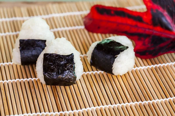 pirinç topu gıda ev yapımı desig