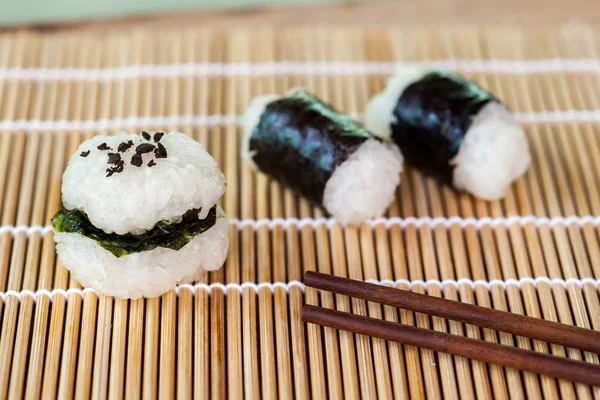 pirinç topu gıda ev yapımı desig