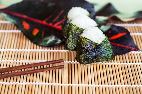 pirinç topu gıda ev yapımı desig