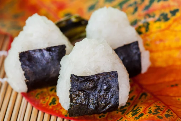 pirinç topu gıda ev yapımı desig