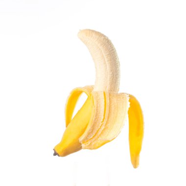 taze muz beyaz zemin üzerine izole