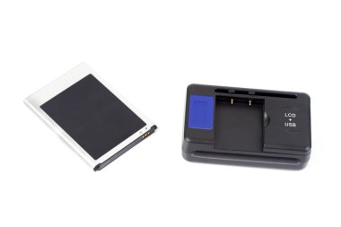 Beyaz arka plan üzerinde çoklu işlev mobil usb şarj.