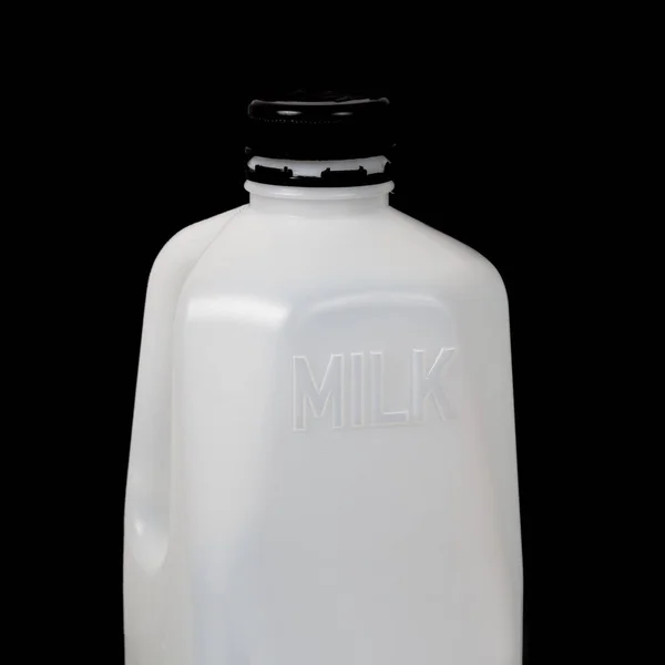 Weiße Plastikflasche Milch Auf Schwarzem Hintergrund — Stockfoto