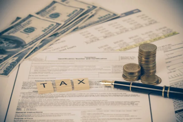 Formulação Imposto Com Documentos Fiscais Dinheiro Mesa Conceito Fiscal — Fotografia de Stock