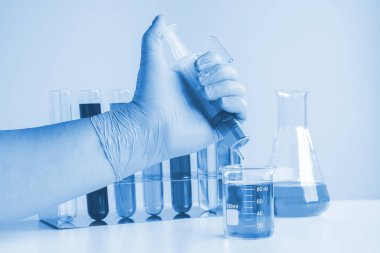 Tüp örnek kimya, Tıp araştırma üzerinde bırakarak pipet