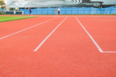 stadyumda spor zemin üzerinde beyaz çizgi.