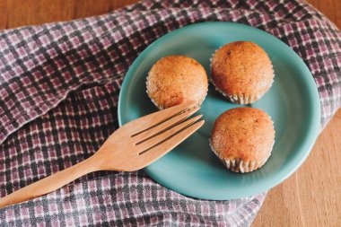 Ekmek taze muz yapılan kek sıcak fırın, ev yemekleri.
