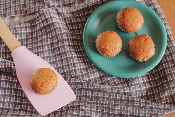 Ekmek taze muz yapılan kek sıcak fırın, ev yemekleri.