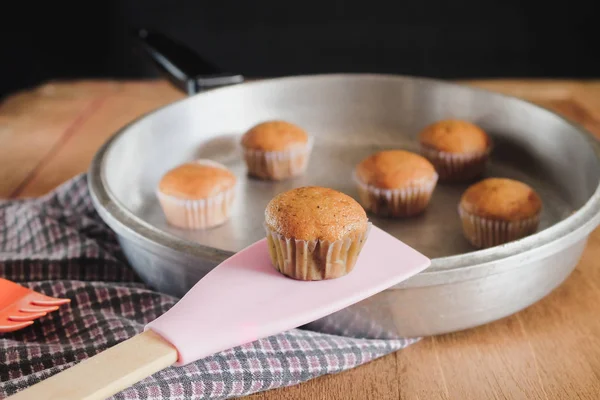 Ekmek taze muz yapılan kek sıcak fırın, ev yemekleri.