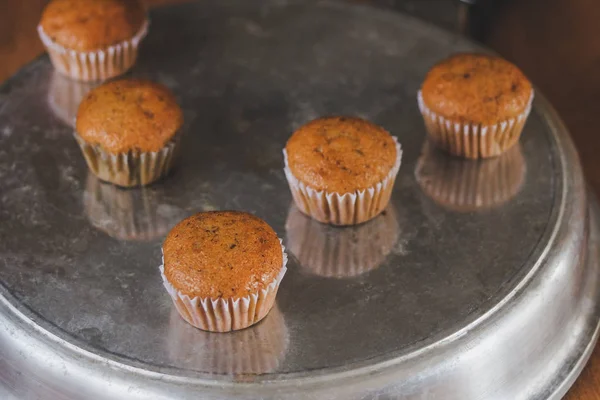 Ekmek taze muz yapılan kek sıcak fırın, ev yemekleri.