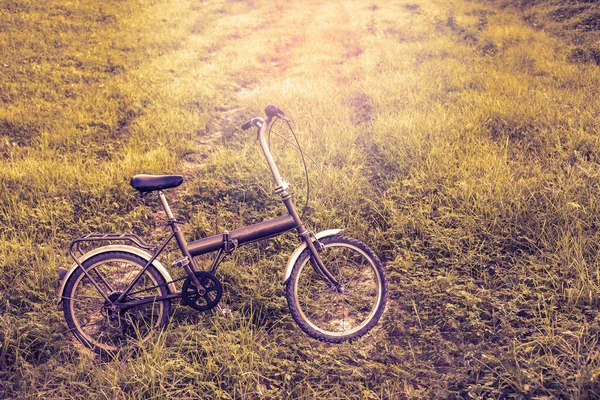 Vintage Cykel Park Med Ljus Ton — Stockfoto