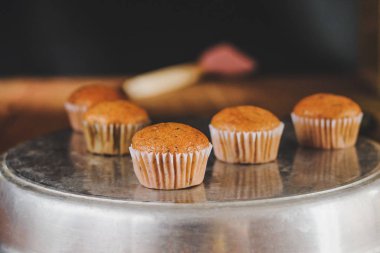 Ekmek taze muz yapılan kek sıcak fırın, ev yemekleri.
