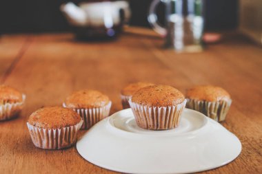 Ekmek taze muz yapılan kek sıcak fırın, ev yemekleri.