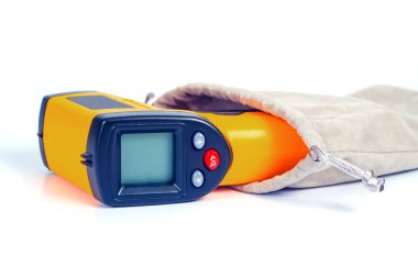 Sarı Kızılötesi termometre tabancası üzerinde sıcaklık ölçmek için kullanılan 