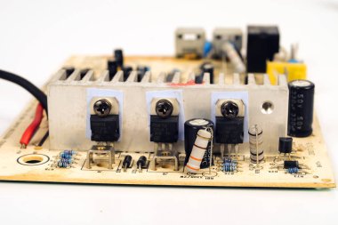 Eski ve kirli Elektronik devre kartı yakın çekim.