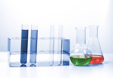 Test tüpleri, eczane ve tıbbi araştırma laboratuvarı.