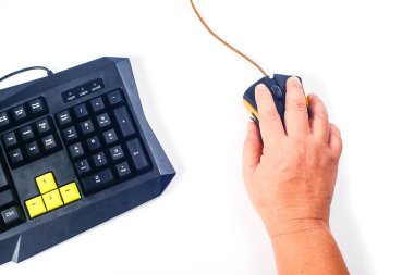 İnsan eliyle tıklayarak bilgisayar faresine ve üst görüntüye yakınlaş.