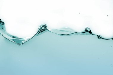 Arka planda hava kabarcıkları olan su veya su dalgası