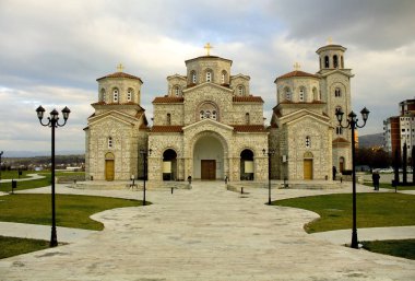 Kavadar, Makedonya (EYC) - 19 Aralık, 2017: Saint Petka Paraskeva Kilisesi kavadar, Makedonya için ana giriş. Güney Doğu Avrupa. Tapınağa giden yol. Sükunet.