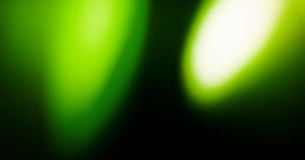 绿色闪光泄漏在黑色背景 视频彩色滤镜 光冲锋 照片闪光灯 — 图库视频影像