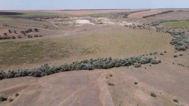 Çalılıklarda taş ocağını su bastı. Madencilik ve Taş ocağı. Hava Görünümü