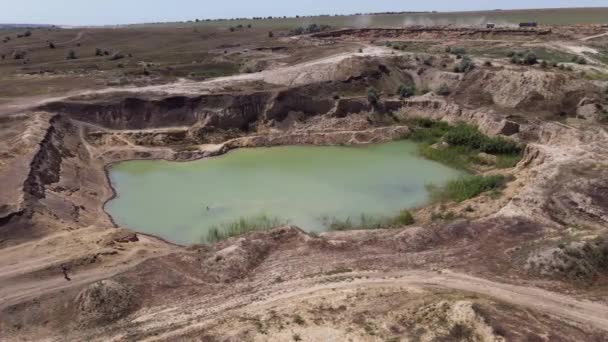 Pedreira Inundada Bush Mineração Quarrying Vista Aérea — Vídeo de Stock