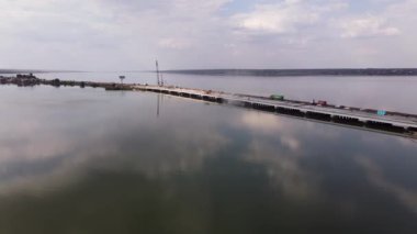 Pontoon Köprüsü 'nde trafik vardı. Hava Görünümü