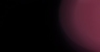 Sonbahar Fişekleri. Video için güzel ve sıcak makro kaplamalar. Kristal 'den geçen güneşin parıltısı. Camın içinden Parlak Işık Yakından.