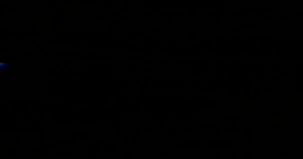Голубой Огонь Макро Перевертыши Вашего Видео Блеск Света Сквозь Кристалл — стоковое видео