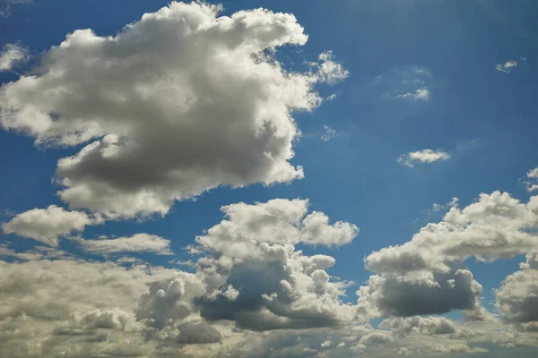 Cielo Azzurro Ricoperto Cumulo — Foto Stock