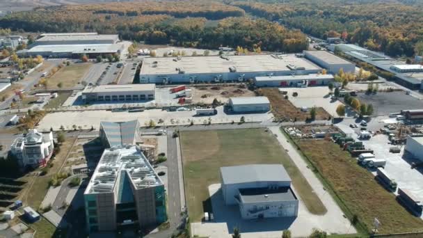 Presentación Aérea Junto Entrada Principal Parque Logístico Industrial Cerca Ciudad — Vídeo de stock