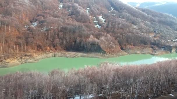 Antenne Über Einem Flussbett Tal Den Karpaten Rumänien Hartwaldhügel Winter — Stockvideo