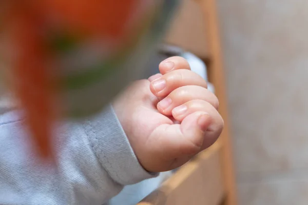 Baby Hand Wooden Crib Bars — Stock Photo, Image