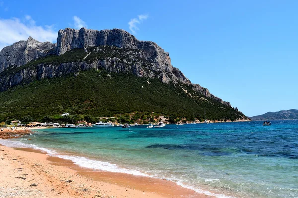 Harika bir Tavolara adası manzarası, Sardunya, İtalya