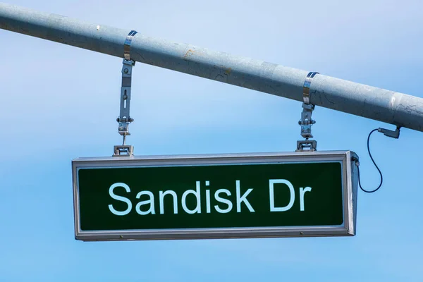 Sandisk Drive Gatuskylt Direkt Till Western Digital Huvudkontor Silicon Valley — Stockfoto