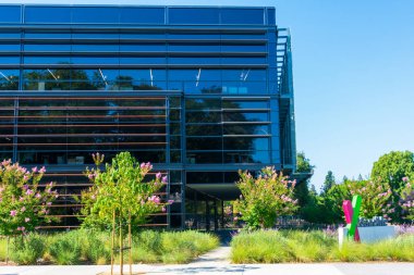 Silikon Vadisi, Sunnyvale, Kaliforniya, ABD - 2020 'de özel bir kişisel genomik ve biyoteknoloji şirketinin merkez kampüsü.